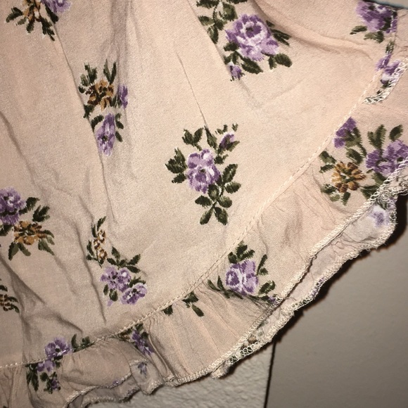 Brandy Melville Pants - Baby pink Brandy Melville shorts w/ floral design